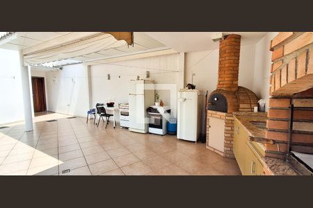 Casa à venda com 311m², 3 quartos e 3 vagas Casa à venda com 311m², 3 quartos e 3 vagasQuintal