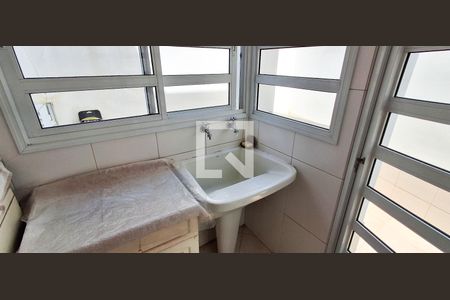 Casa à venda com 311m², 3 quartos e 3 vagas Casa à venda com 311m², 3 quartos e 3 vagasÁrea de Serviço