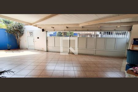 Casa à venda com 311m², 3 quartos e 3 vagas Casa à venda com 311m², 3 quartos e 3 vagasGaragem