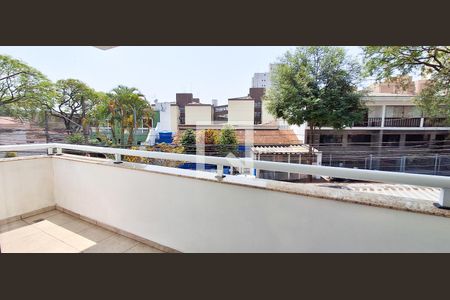 Casa à venda com 311m², 3 quartos e 3 vagas Casa à venda com 311m², 3 quartos e 3 vagasSacada Suíte 2