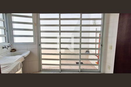 Casa à venda com 311m², 3 quartos e 3 vagas Casa à venda com 311m², 3 quartos e 3 vagasÁrea de Serviço