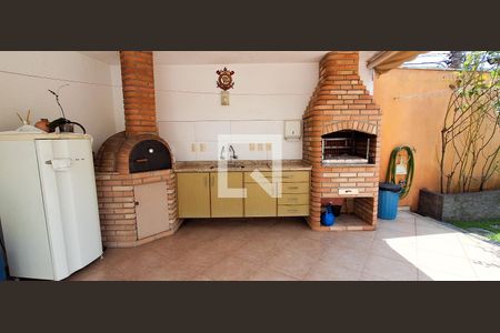 Casa à venda com 311m², 3 quartos e 3 vagas Casa à venda com 311m², 3 quartos e 3 vagasQuintal