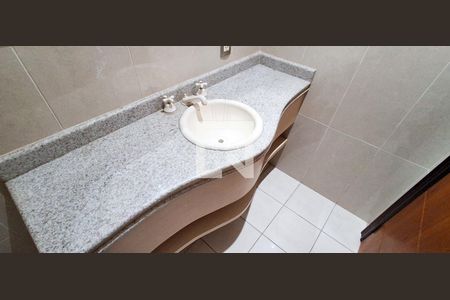 Casa à venda com 311m², 3 quartos e 3 vagas Casa à venda com 311m², 3 quartos e 3 vagasLavabo