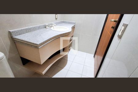 Casa à venda com 311m², 3 quartos e 3 vagas Casa à venda com 311m², 3 quartos e 3 vagasLavabo