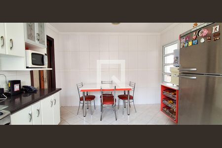 Casa à venda com 311m², 3 quartos e 3 vagas Casa à venda com 311m², 3 quartos e 3 vagasCozinha