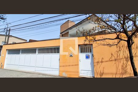 Casa à venda com 311m², 3 quartos e 3 vagas Casa à venda com 311m², 3 quartos e 3 vagasFachada