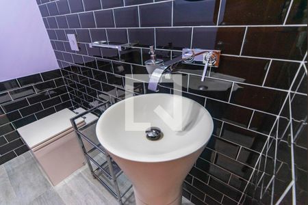 Casa de condomínio à venda com 404m², 3 quartos e 6 vagas Casa de condomínio à venda com 404m², 3 quartos e 6 vagasLavabo