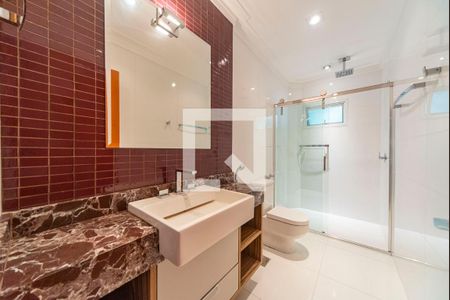 Casa de condomínio à venda com 404m², 3 quartos e 6 vagas Casa de condomínio à venda com 404m², 3 quartos e 6 vagasBanheiro Social