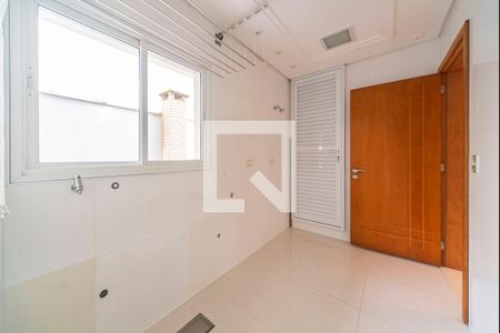 Casa de condomínio à venda com 404m², 3 quartos e 6 vagas Casa de condomínio à venda com 404m², 3 quartos e 6 vagasÁrea de Serviço