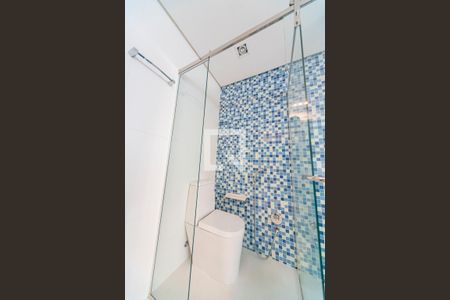 Casa de condomínio à venda com 404m², 3 quartos e 6 vagas Casa de condomínio à venda com 404m², 3 quartos e 6 vagasBanheiro do Quarto 3