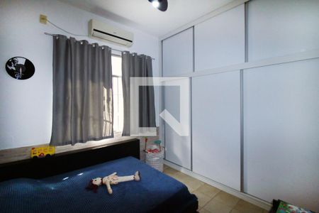 Casa 1 - Quarto 1 de casa à venda com 6 quartos, 196m² em Penha, Rio de Janeiro