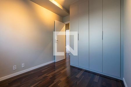 Apartamento à venda com 96m², 3 quartos e 2 vagasQuarto 2