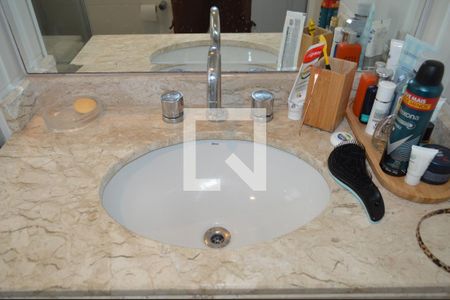 Apartamento à venda com 169m², 3 quartos e 3 vagasBanheiro da Suíte 2