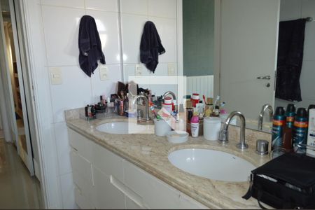 Apartamento à venda com 169m², 3 quartos e 3 vagasBanheiro da Suíte 3