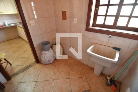 Casa para alugar com 420m², 5 quartos e 3 vagasÁrea de Serviço 1