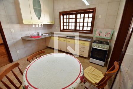 Casa para alugar com 420m², 5 quartos e 3 vagasCozinha