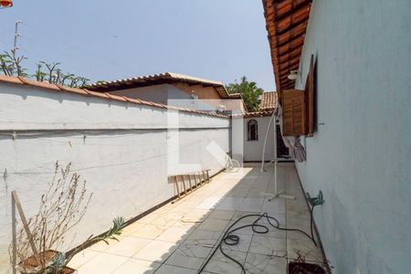 Casa à venda com 256m², 4 quartos e 4 vagasQuintal