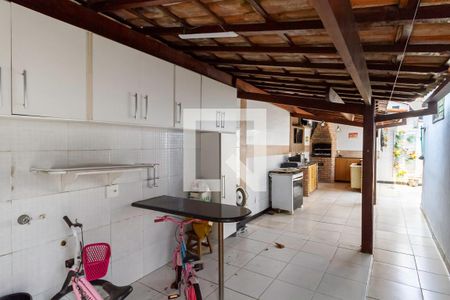Casa à venda com 256m², 4 quartos e 4 vagasQuintal