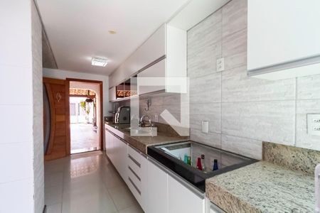 Casa à venda com 256m², 4 quartos e 4 vagasCozinha