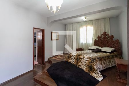 Casa à venda com 256m², 4 quartos e 4 vagasSuíte 