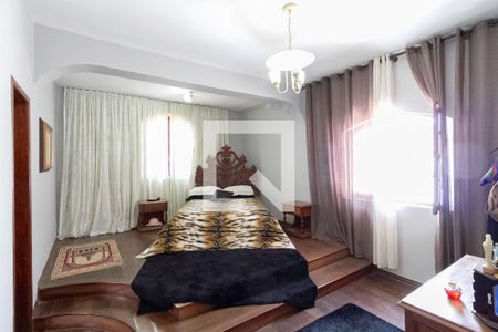 Casa à venda com 256m², 4 quartos e 4 vagasSuíte 