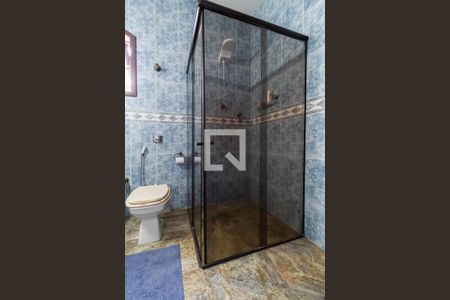 Casa à venda com 256m², 4 quartos e 4 vagasBanheiro da suíte 