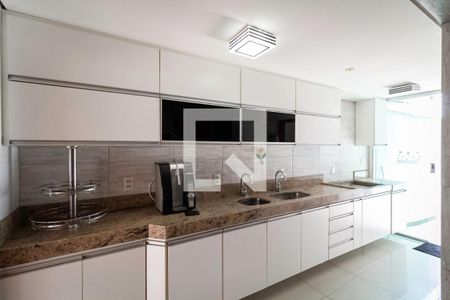 Casa à venda com 256m², 4 quartos e 4 vagasCozinha