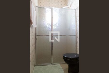 Casa à venda com 256m², 4 quartos e 4 vagasBanheiro social 