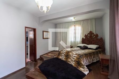 Casa à venda com 256m², 4 quartos e 4 vagasSuíte 