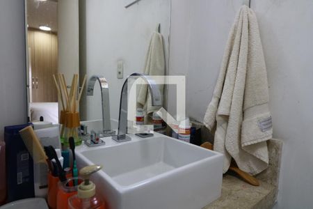 Apartamento à venda com 131m², 3 quartos e 3 vagasBanheiro da Suíte 2