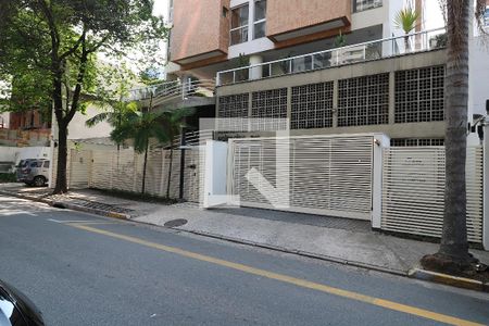 Apartamento à venda com 131m², 3 quartos e 3 vagasFachada