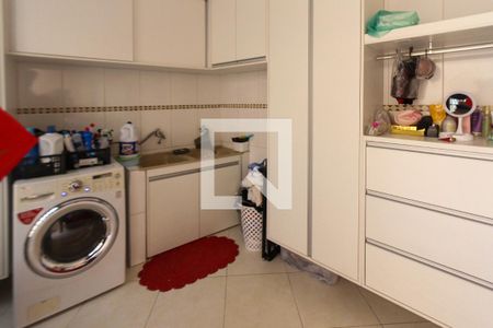 Casa à venda com 190m², 3 quartos e 4 vagasÁrea de Serviço