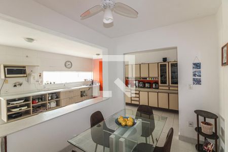 Casa de condomínio para alugar com 360m², 3 quartos e 4 vagasCozinha