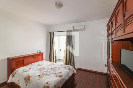 Casa de condomínio para alugar com 360m², 3 quartos e 4 vagasSuíte 1