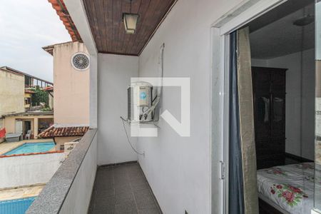 Casa de condomínio para alugar com 360m², 3 quartos e 4 vagasSuíte 1 - Varanda