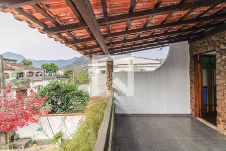 Casa de condomínio para alugar com 360m², 3 quartos e 4 vagasVaranda