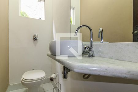 Casa de condomínio para alugar com 360m², 3 quartos e 4 vagasLavabo