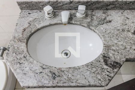 Casa de condomínio para alugar com 360m², 3 quartos e 4 vagasSuíte 2 - Banheiro