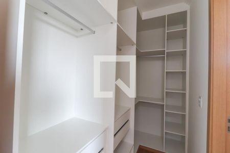 Apartamento à venda com 71m², 2 quartos e 2 vagas Apartamento à venda com 71m², 2 quartos e 2 vagasCloset