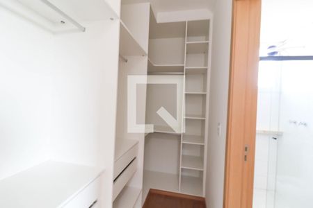 Apartamento à venda com 71m², 2 quartos e 2 vagas Apartamento à venda com 71m², 2 quartos e 2 vagasCloset