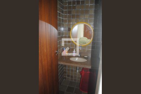 Casa de condomínio para alugar com 420m², 5 quartos e 3 vagasBanheiro da Suíte 1