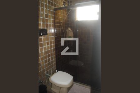 Casa de condomínio para alugar com 420m², 5 quartos e 3 vagasBanheiro da Suíte 1