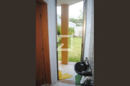 Casa de condomínio para alugar com 420m², 5 quartos e 3 vagasBanheiro de serviço