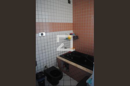 Casa de condomínio para alugar com 420m², 5 quartos e 3 vagasBanheiro da Suíte 2