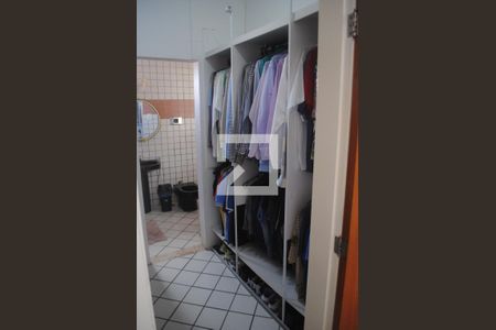 Casa de condomínio para alugar com 420m², 5 quartos e 3 vagasCloset da suíte 2