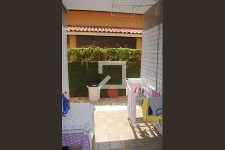 Casa de condomínio para alugar com 420m², 5 quartos e 3 vagasCozinha - Armários