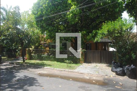 Casa de condomínio para alugar com 420m², 5 quartos e 3 vagasFachada da casa