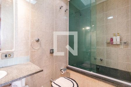 Casa à venda com 224m², 5 quartos e 3 vagasBanheiro