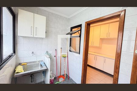 Apartamento à venda com 150m², 3 quartos e 2 vagas Apartamento à venda com 150m², 3 quartos e 2 vagasÁrea de Serviço