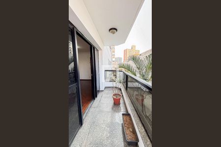 Apartamento à venda com 150m², 3 quartos e 2 vagas Apartamento à venda com 150m², 3 quartos e 2 vagasVaranda Sala